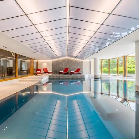 Le Cristal Gm7 Mountain View, Pool, Private Sauna & Parking - Happy Apartment Chamonix