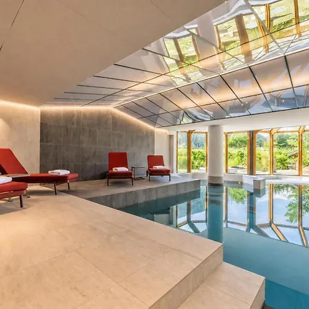 Le Cristal Gm7 Mountain View, Pool, Private Sauna & Parking - Happy Apartment
