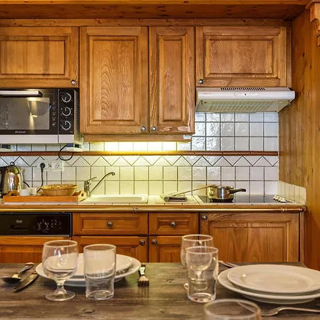 Le Cristal Gm7 Mountain View, Pool, Private Sauna & Parking - Happy Chamonix